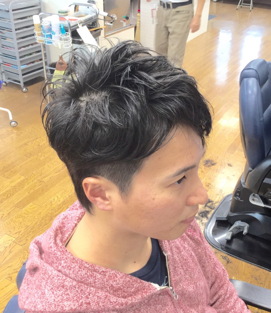 ツーブロックパーマショートヘア ー トップにボリュームup アラカワhomme｜松本市メンズヘアーサロン アラカワオム