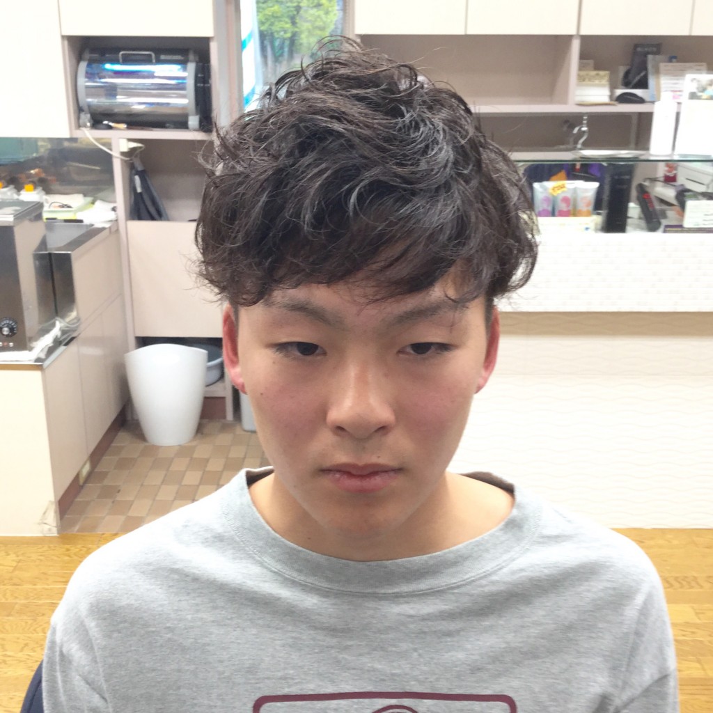 ツーブロックミディアムショートパーマヘアー(スパイラルパーマ) アラカワhomme｜松本市メンズヘアーサロン アラカワオム