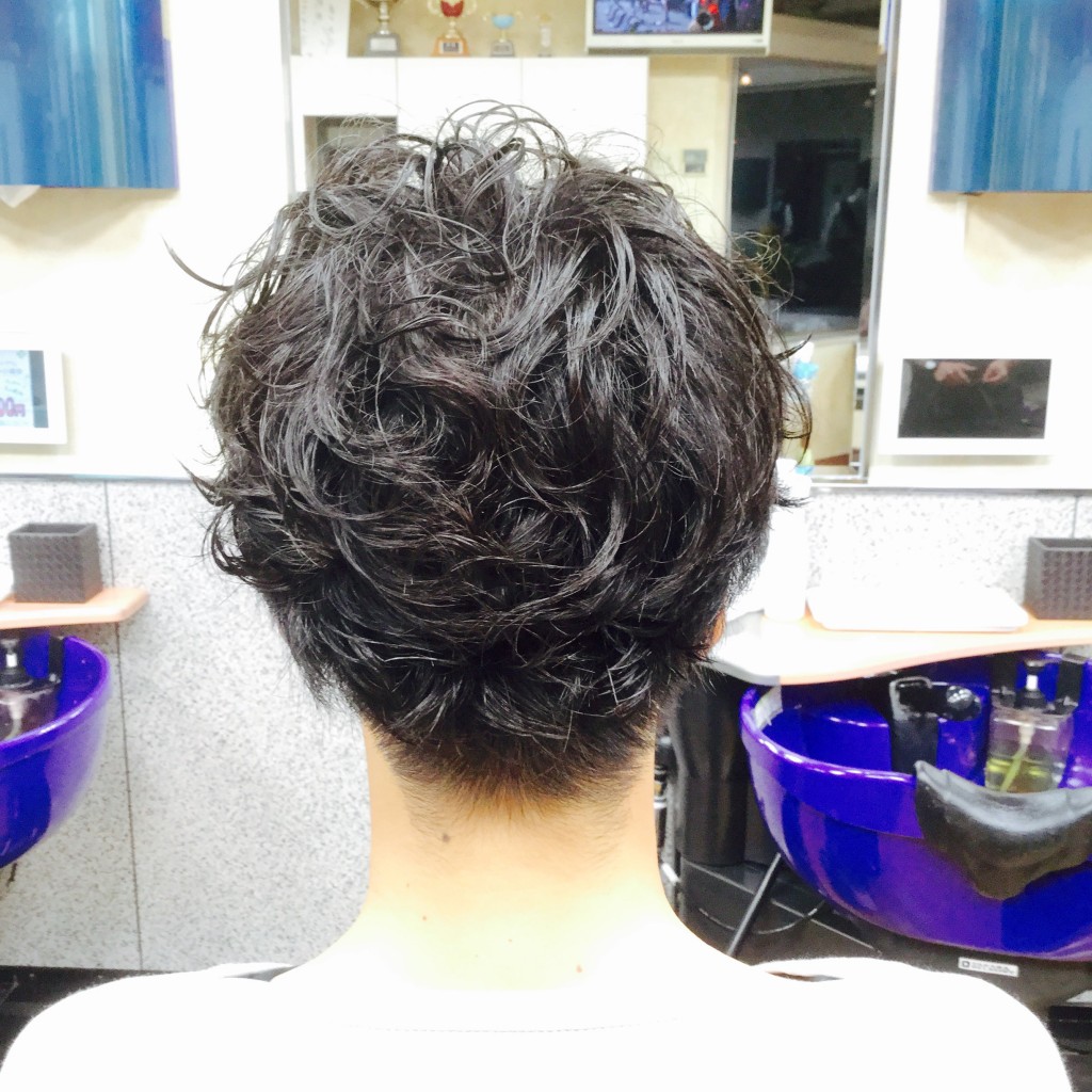 マッシュヘアーパーマスタイル (重めフロント・くっきりウェーブ) アラカワhomme｜松本市メンズヘアーサロン アラカワオム